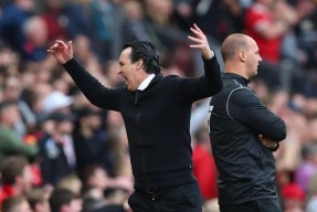 关于清晨英超传出新动向，曼城复出首秀，管理层表态：气氛紧张，球队文化再被提及的信息