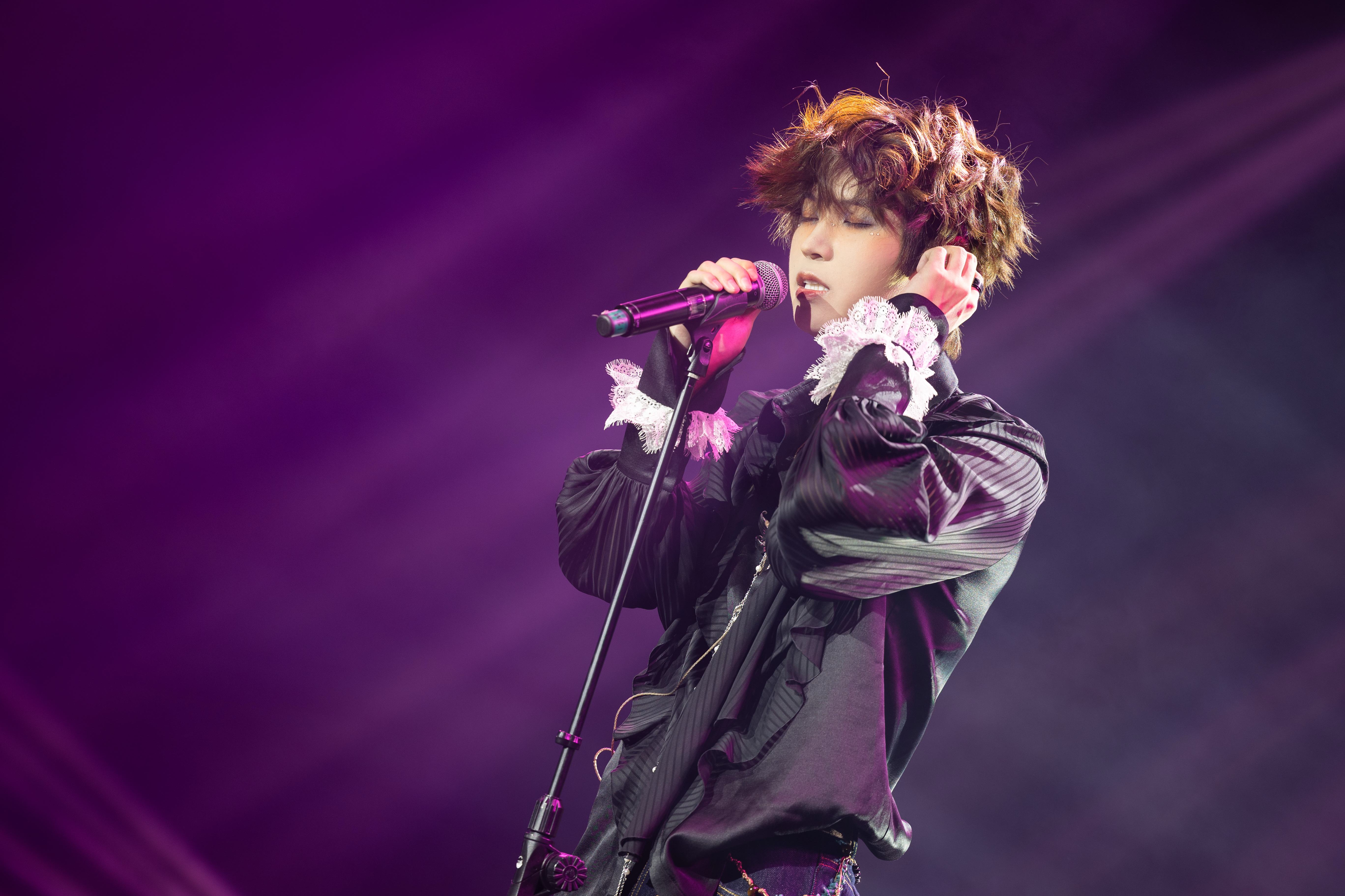 关于巴黎圣日耳曼发布备战花絮；今晚队长鼓劲；CBA季后赛任务艰巨；更衣室氛围转暖的信息